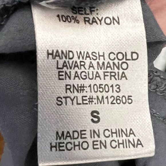 Andreé by Unit Boho Floral Embroidered Peasant Blouse in Blue/Gray - Picture 9 of 9